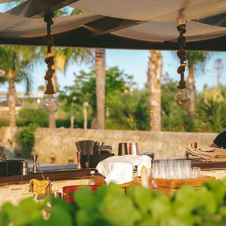 Mythos Holidays & Events Syracuse Bagian luar foto