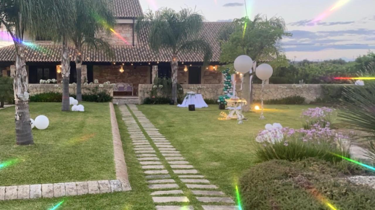 Mythos Holidays & Events Syracuse Bagian luar foto