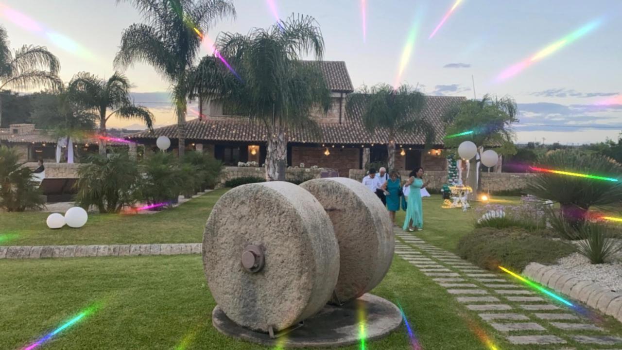 Mythos Holidays & Events Syracuse Bagian luar foto