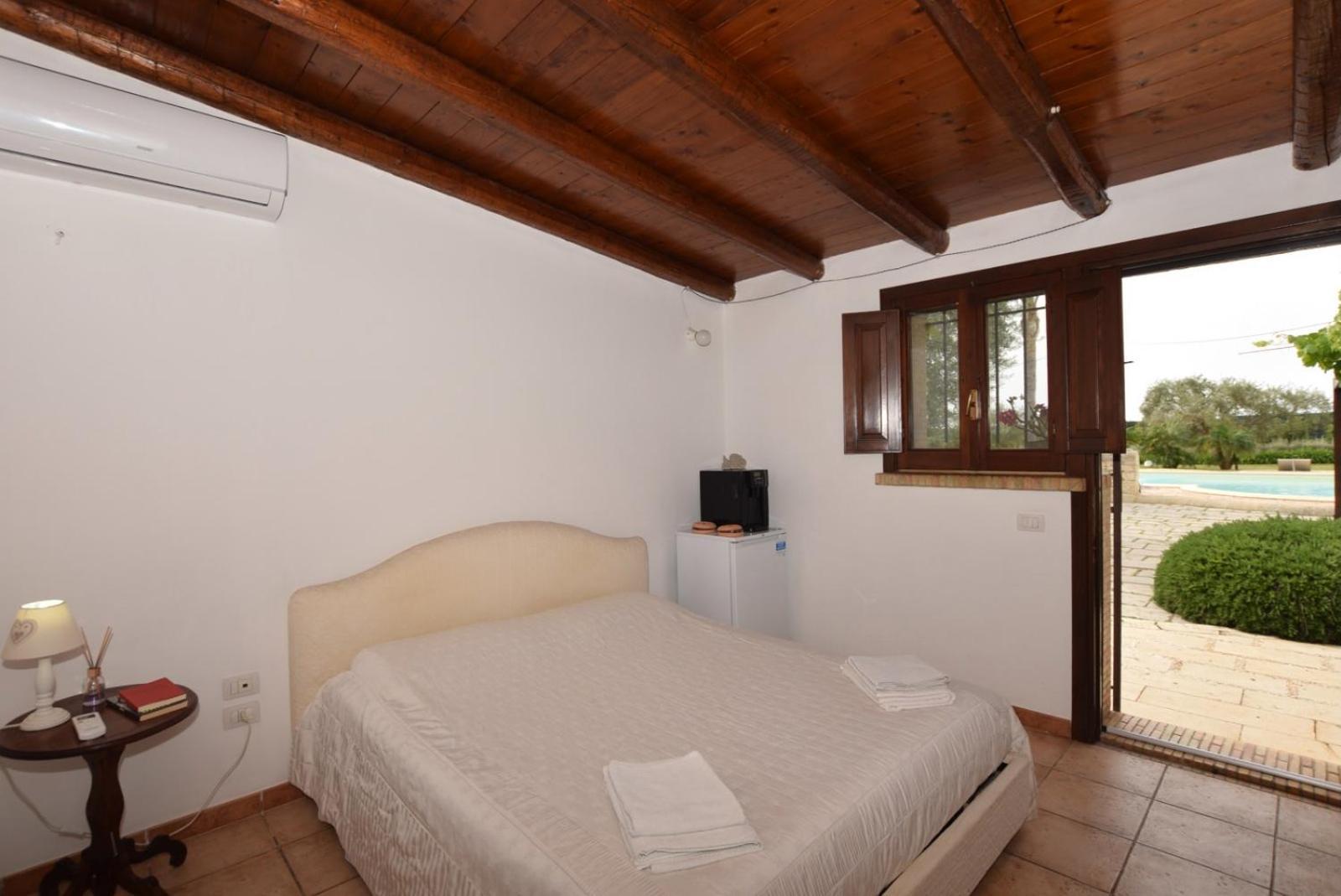 Mythos Holidays & Events Syracuse Bagian luar foto