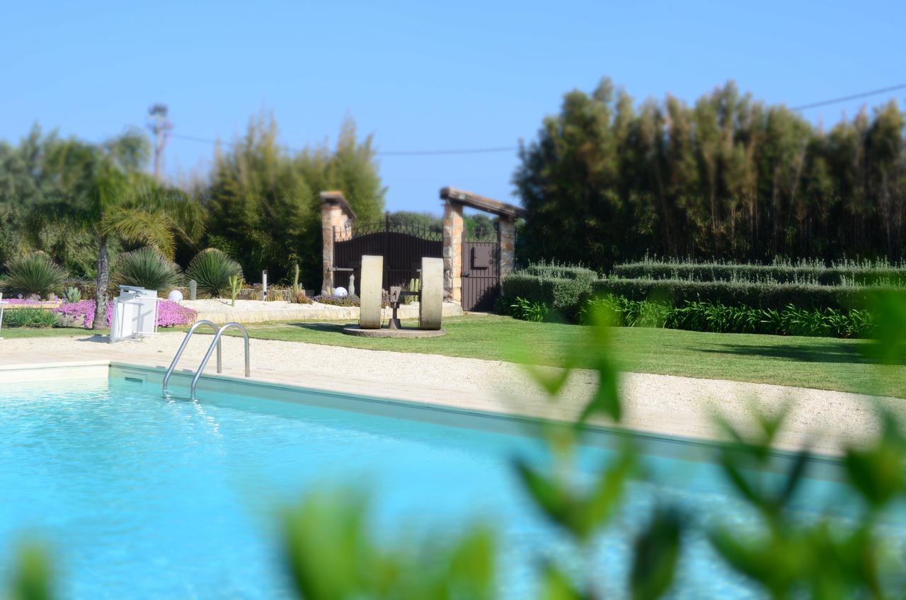 Mythos Holidays & Events Syracuse Bagian luar foto