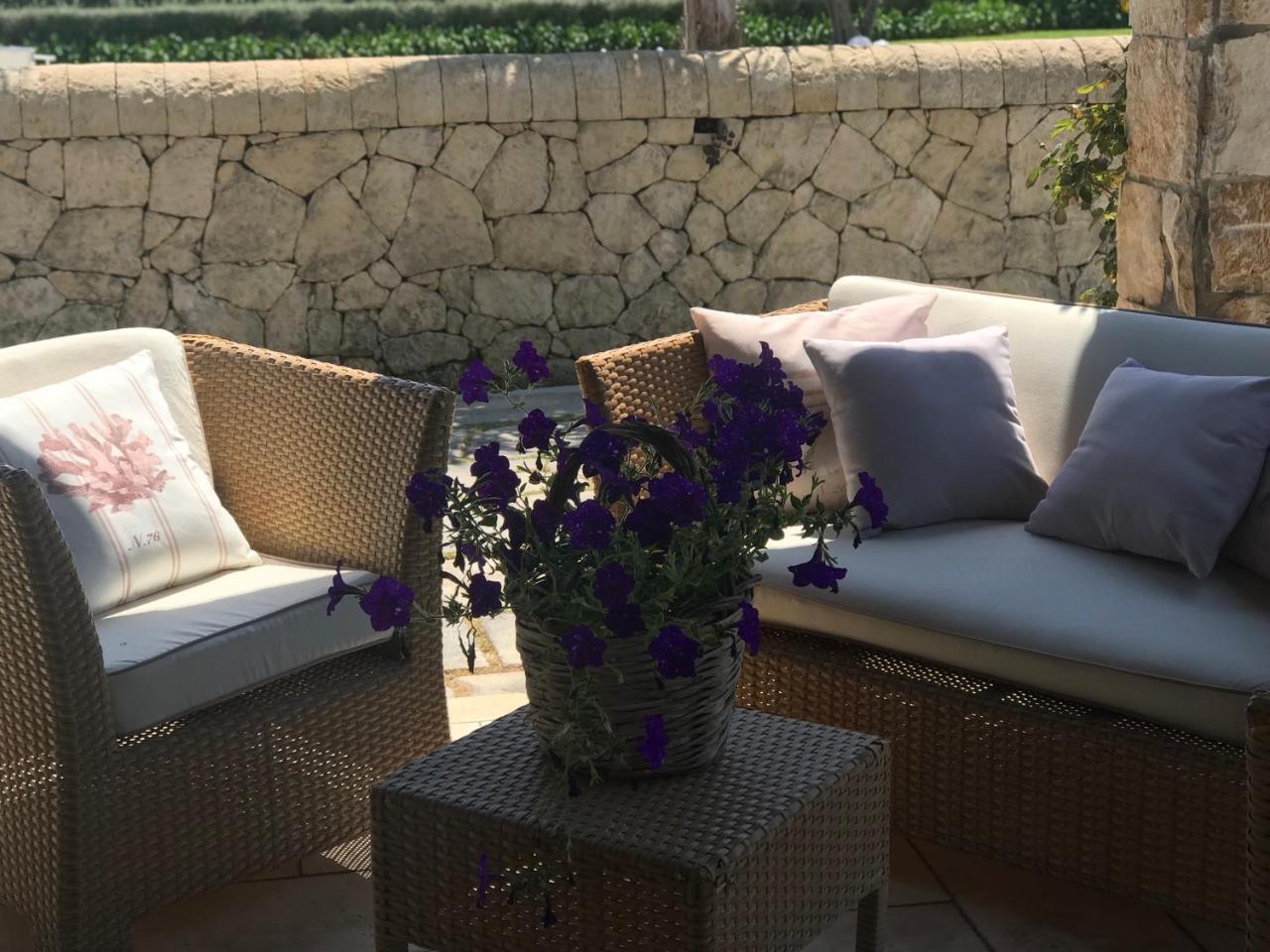 Mythos Holidays & Events Syracuse Bagian luar foto
